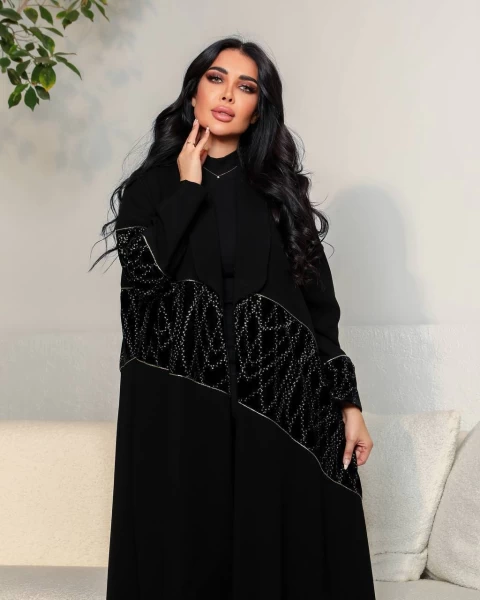 Crepe abaya with black velvet and golden embroidery IB165 Black / Gold